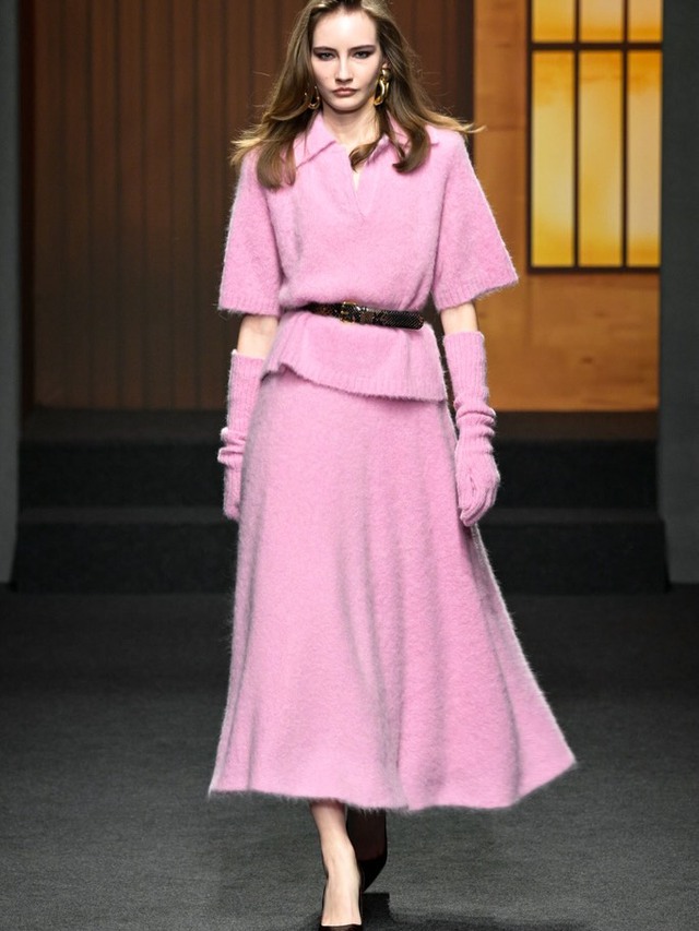 Những bộ cánh sang trọng không đắt tiền 'phải có' trong tủ đồ xuân hè- Ảnh 1.