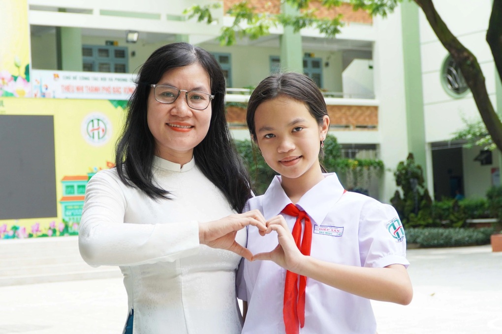 Những lời chúc 8/3 gói trọn chân tình khiến cô giáo “tan chảy - 1