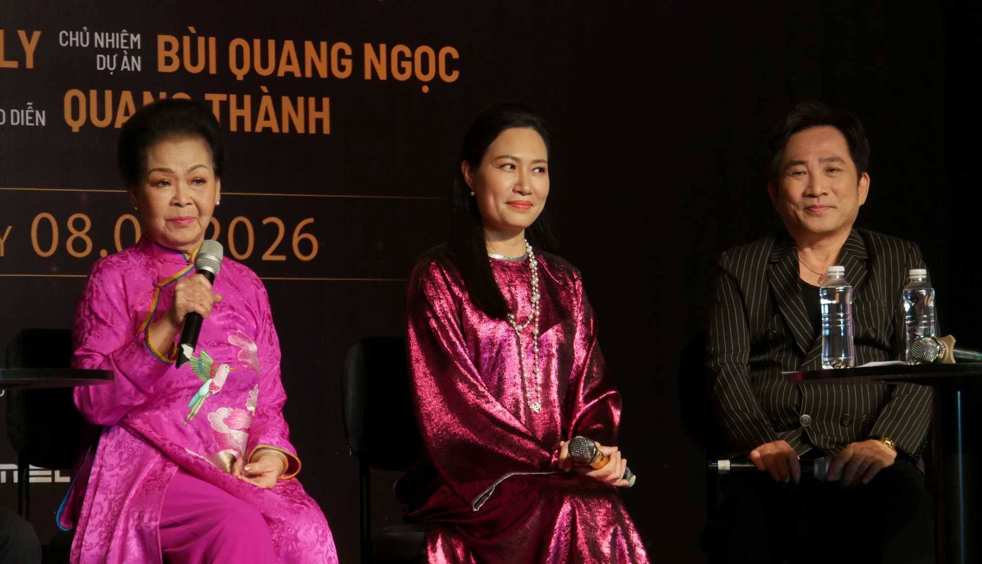 Những trang đời thăng trầm của một 'huyền thoại âm nhạc' 1 Chân dung Khánh Ly qua sách và phim ‘Hát cùng nguồn cội’ - Ảnh 1.