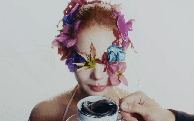 Nín thở với màn kết hợp của Minh Hằng - Tóc Tiên: Gấp đôi visual, loạt phân cảnh thân mật táo bạo không chịu nổi!- Ảnh 2.