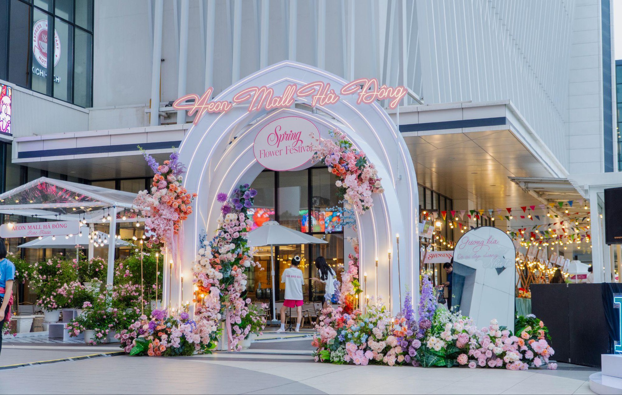 Lễ hội Hoa Xuân: Nơi AEON MALL Hà Đông biến thành vườn cổ tích mùa xuân giữa lòng Thủ đô- Ảnh 1.