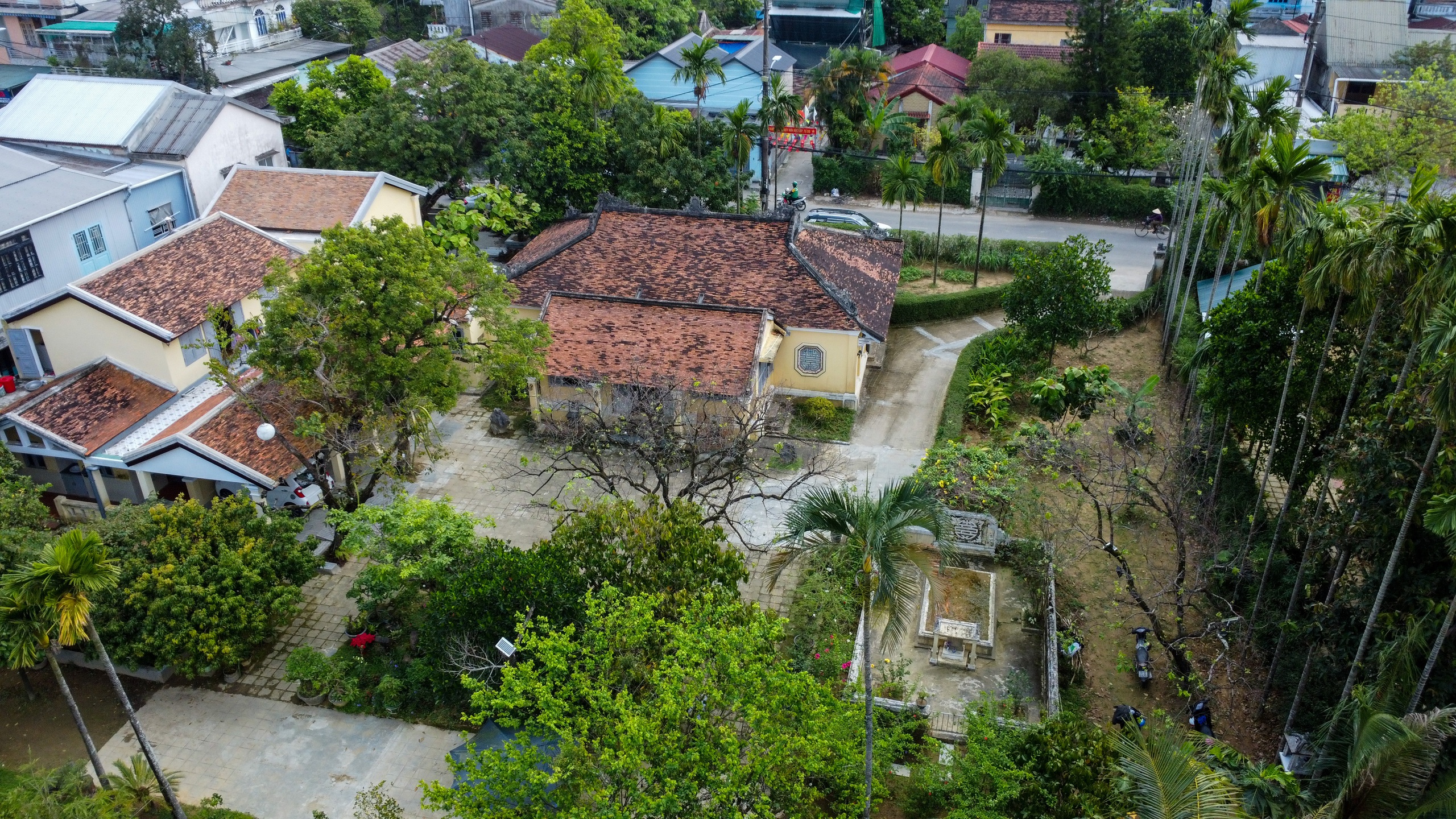 Phủ thờ công chúa Ngọc Sơn: Nơi giữ báu vật hoàng gia và nếp nhà rường cổ- Ảnh 1.