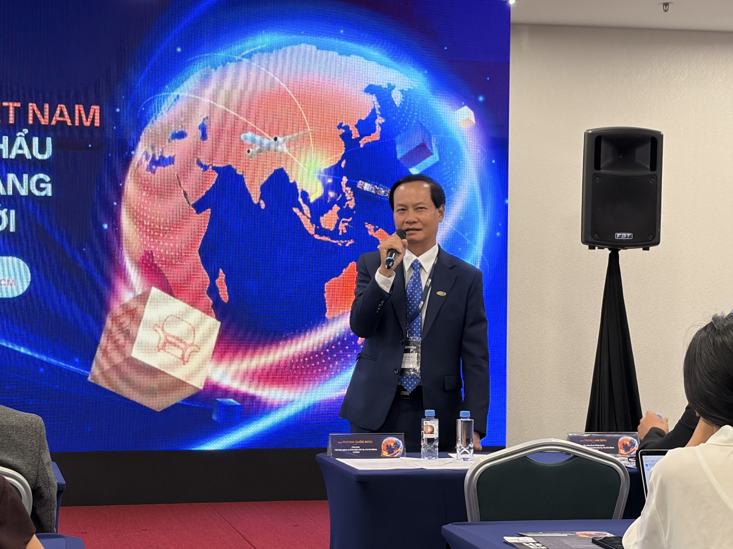 Nội thất gỗ Việt Nam rộng cửa bán thẳng cho người tiêu dùng Mỹ 2 nội thất - Ảnh 2.