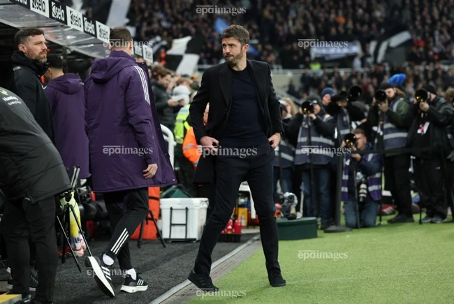 nong-carrick-canh-bao-mu-gay-tai-bournemouth-top-4-lung-lay-du-doi (1).jpg