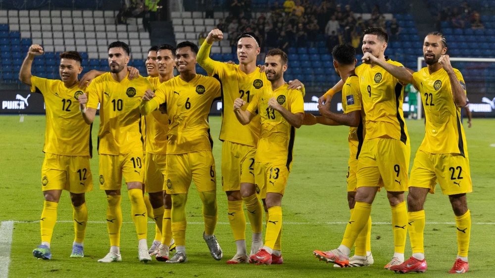 Có đến 7 cầu thủ nhập tịch ra sân trong trận thắng Việt Nam 4-0 ở lượt đi vòng loại Asian Cup 2027. Ảnh: TAFC. nong-doi-tuyen-malaysia-chac-chan-bi-xu-thua-nepal-va-viet-nam-0-3 (2).jpg