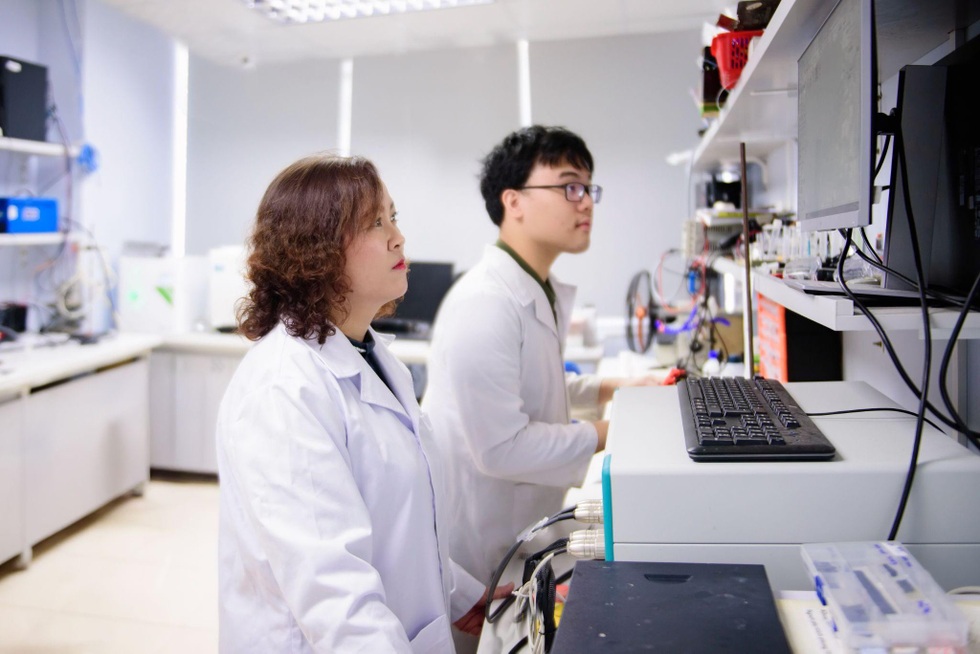 Nữ giáo sư nghiên cứu ung thư và hành trình trở thành thuyền trưởng - 2