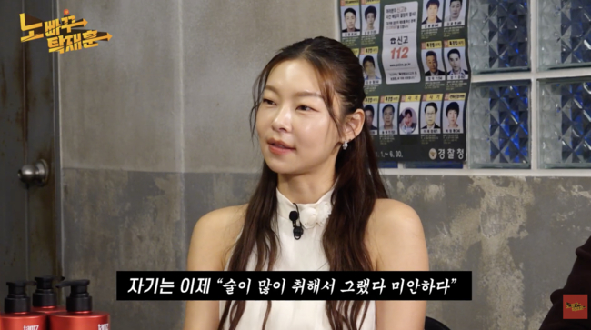 Nụ hôn nồng cháy phơi bày vụ ngoại tình chấn động của bạn trai nữ diễn viên đình đám- Ảnh 1.