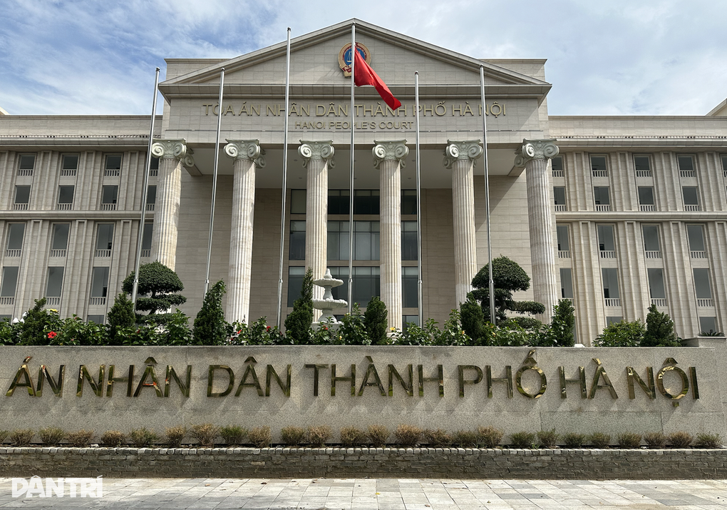 Nữ quái “đốt” 21 tỷ đồng vào đánh bạc online, lĩnh án 15 năm tù - 1