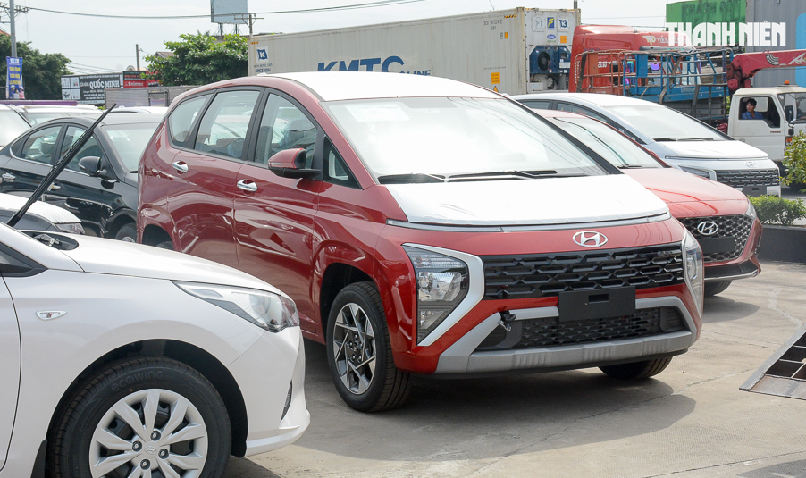 Ô tô nhập khẩu ồ ạt về Việt Nam, xe giá rẻ từ Indonesia chiếm ưu thế - Ảnh 1.