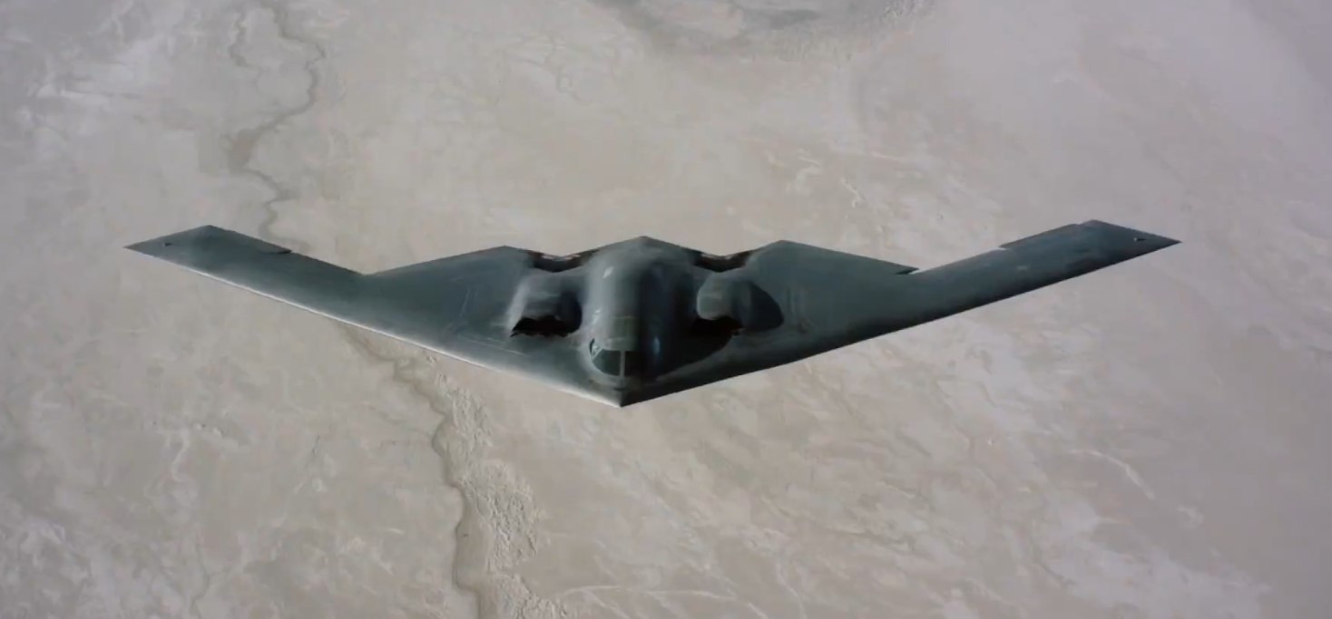 Oanh tạc cơ B - 2 và vũ khí Mỹ tấn công Iran trong năm 2026 - Ảnh 1.