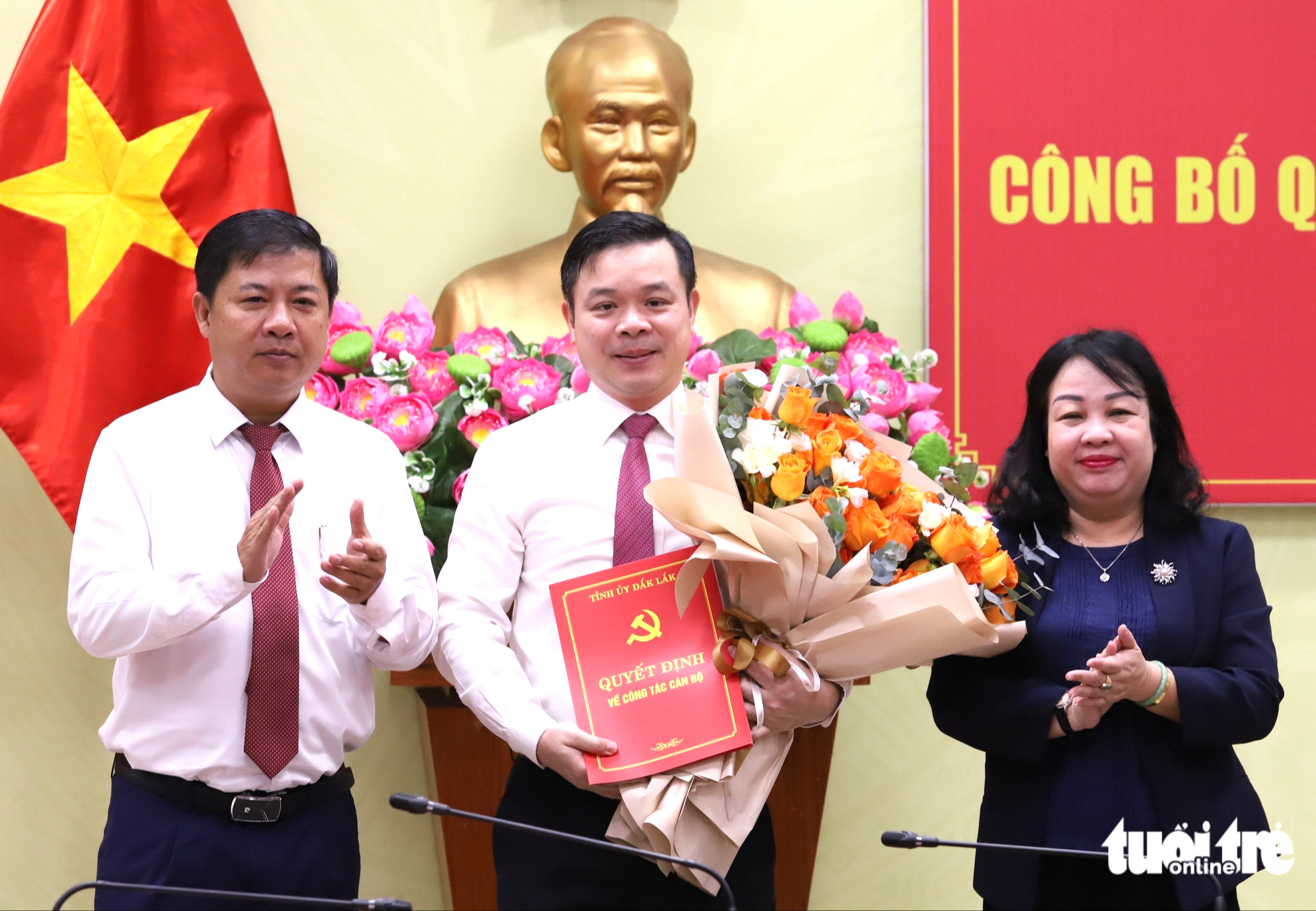 Bí thư Đảng ủy - Ảnh 1.