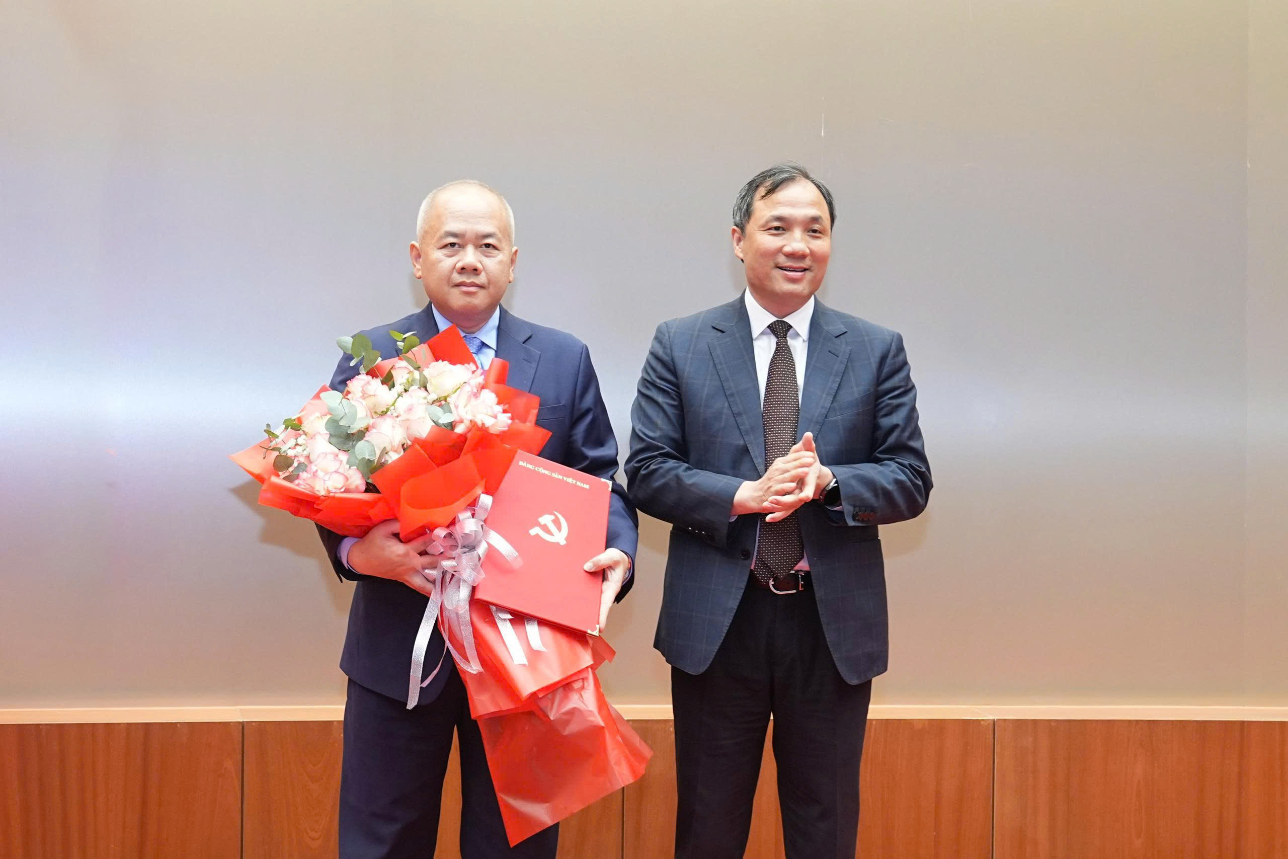 Ông Đỗ Thành Trung giữ chức Phó Bí thư Thành ủy Hải Phòng nhiệm kỳ 2025 - 2030 - Ảnh 1.