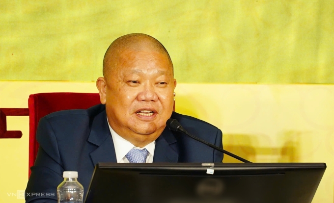 Ông Lê Phước Vũ tại phiên họp thường niên sáng 7/3. Ảnh Phương Đông