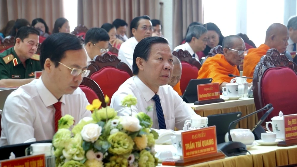 Ông Phan Văn Mãi, Uỷ viên Trung ương Đảng, Uỷ viên Uỷ ban Thường vụ Quốc hội, Chủ nhiệm Uỷ ban Kinh tế và Tài chính của Quốc hội. vĩnh long,ông nguyễn minh dũng,chủ tịch hđnd