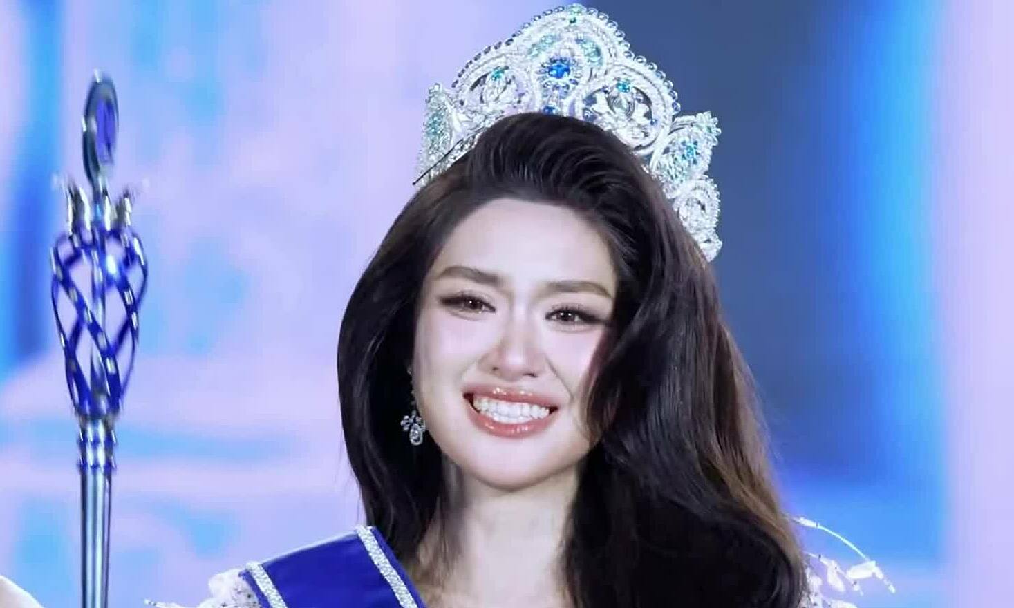 Phan Phương Oanh đăng quang Miss World Vietnam 2025