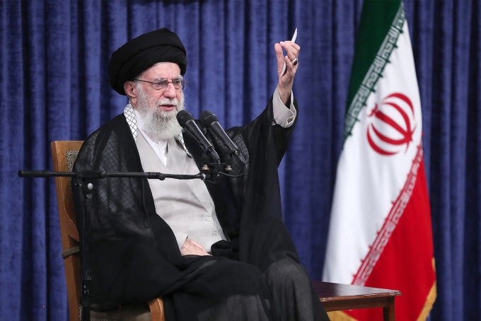Lãnh tụ tối cao Iran Ali Khamenei tại thủ đô Tehran hồi năm 2025. Ảnh: AFP