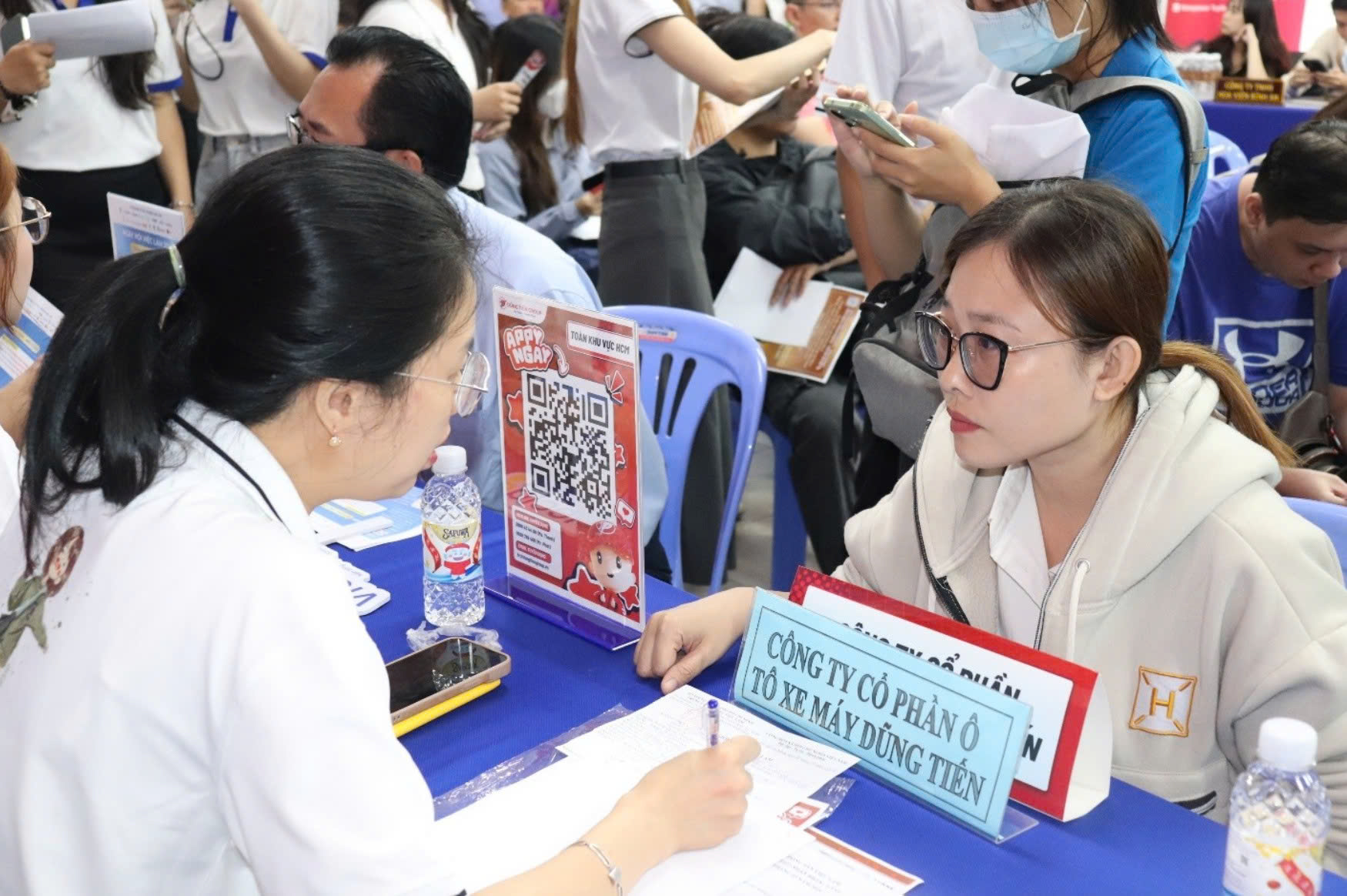 Phao cuu sinh truoc bien dong viec lam