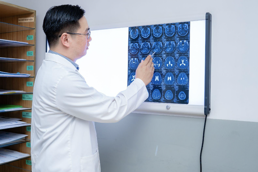 Phát hiện khối u não hiếm gặp sau tai nạn giao thông - 1