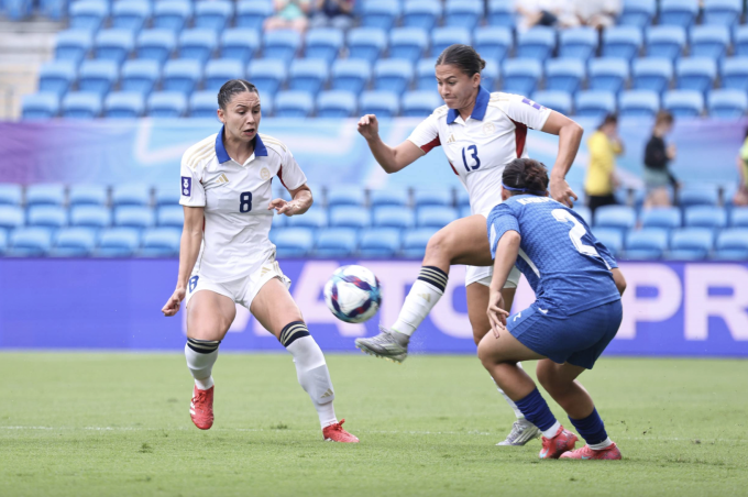 Philippines (áo trắng) thắng Uzbekistan 2-0 ở play-off khu vực châu Á tranh vé dự World Cup nữ 2027, trên sân Gold Coast ở Australia ngày 19/3/2026. Ảnh: AFC