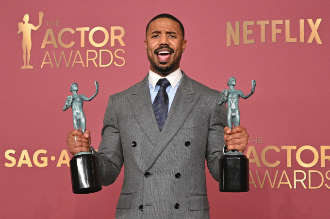 Tài tử Michael B. Jordan trên thảm đỏ Actors Awards 2026. Ảnh: AFP
