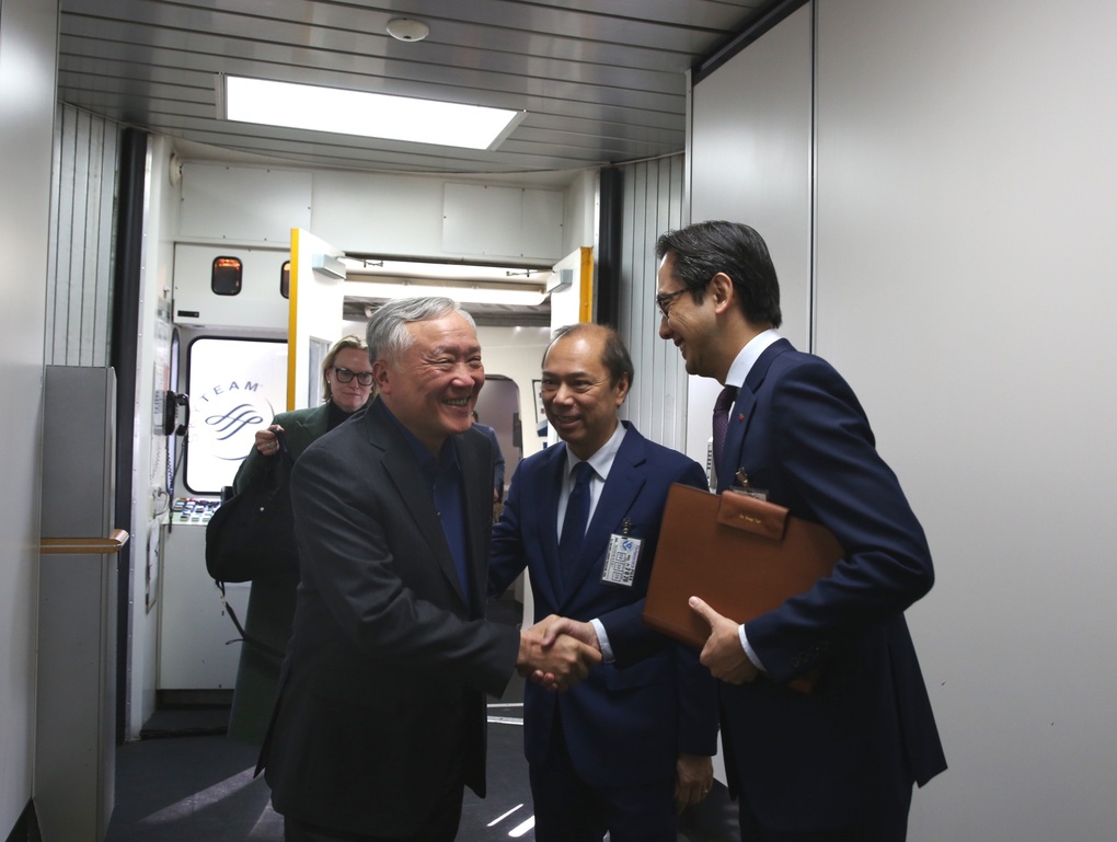 Phó Thủ tướng Thường trực sang Mỹ giới thiệu Trung tâm Tài chính quốc tế  - 1