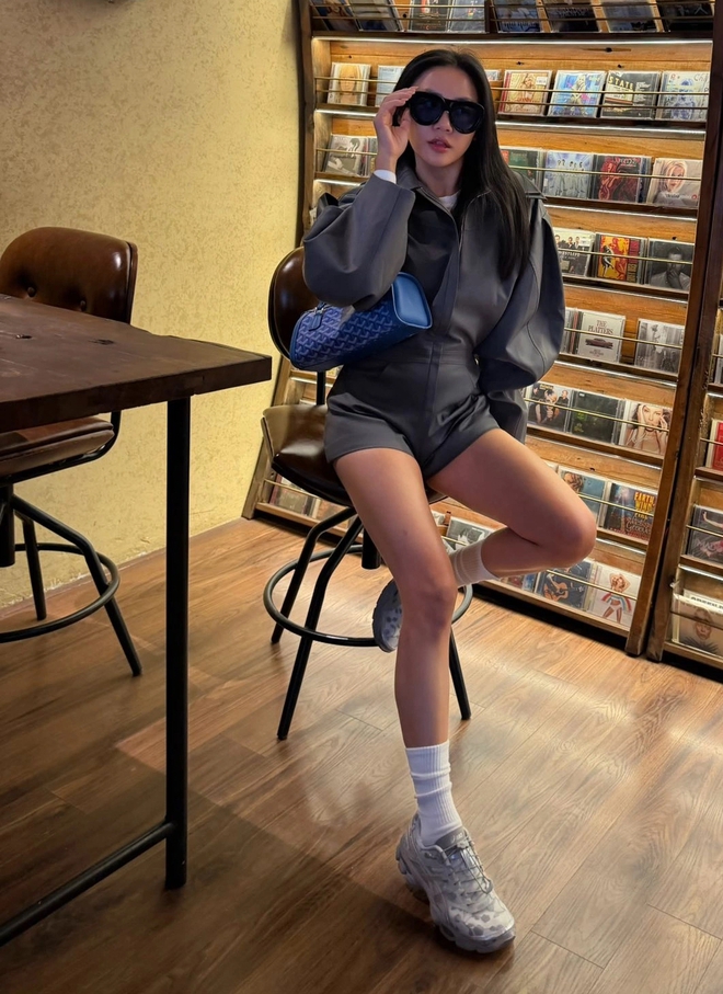 Phối thông minh để biến đồ thể thao thành thời trang hằng ngày- Ảnh 2.