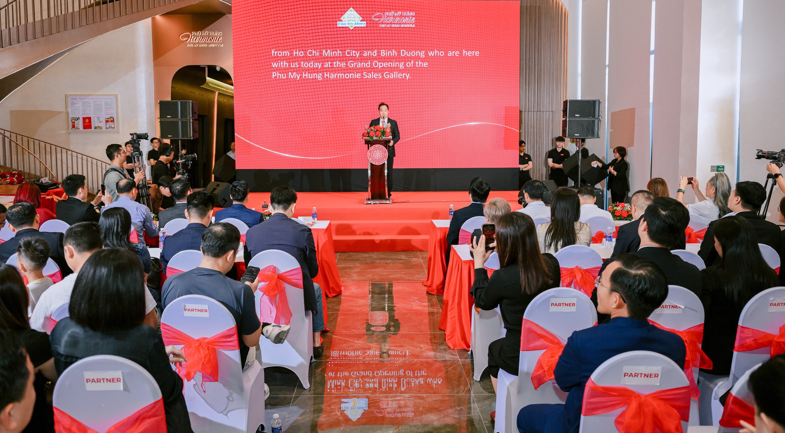 Phú Mỹ Hưng khai trương Trung tâm nhà mẫu Harmonie ngay tại công trường 4 Phú Mỹ Hưng khai trương Trung tâm nhà mẫu Harmonie ngay tại công trường - Ảnh 4.