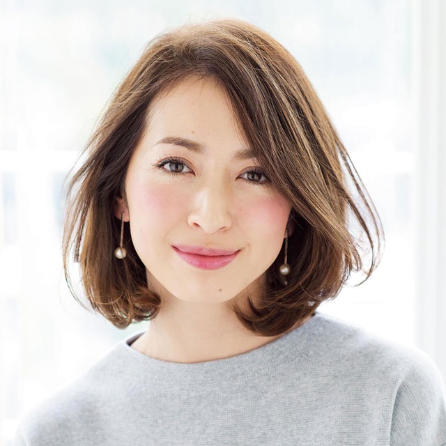 Phụ nữ 40+ có nên cắt tóc layer? Chuyên gia tạo mẫu nói gì- Ảnh 3.