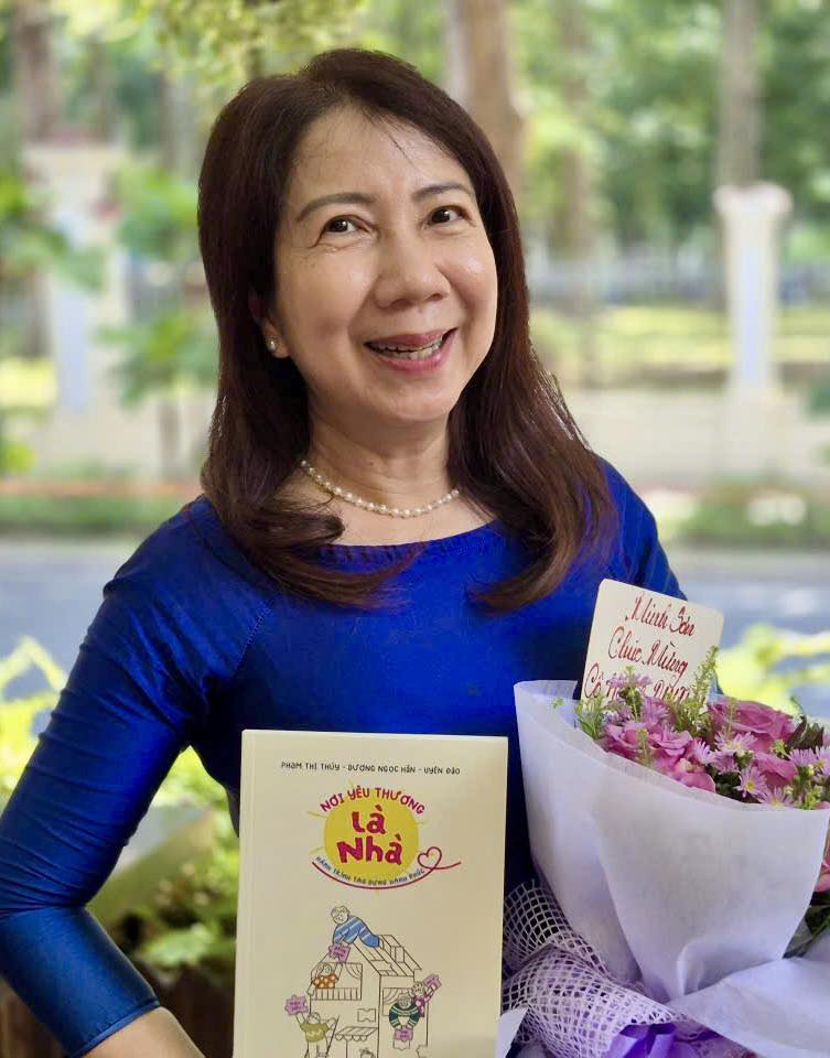 Phụ nữ giữ ấm gia đình từ sự mềm mỏng, tinh tế - Ảnh 1.