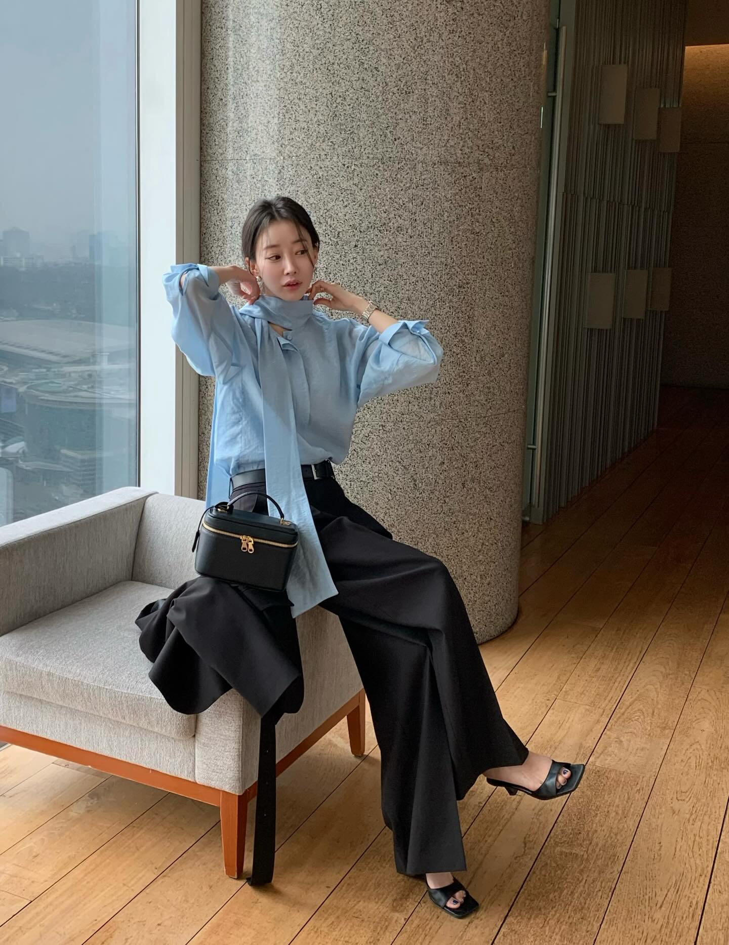 Phụ nữ trên 40 tuổi nên mặc quần âu theo 4 cách, đảm bảo sành điệu và tinh tế mọi lúc mọi nơi- Ảnh 1.