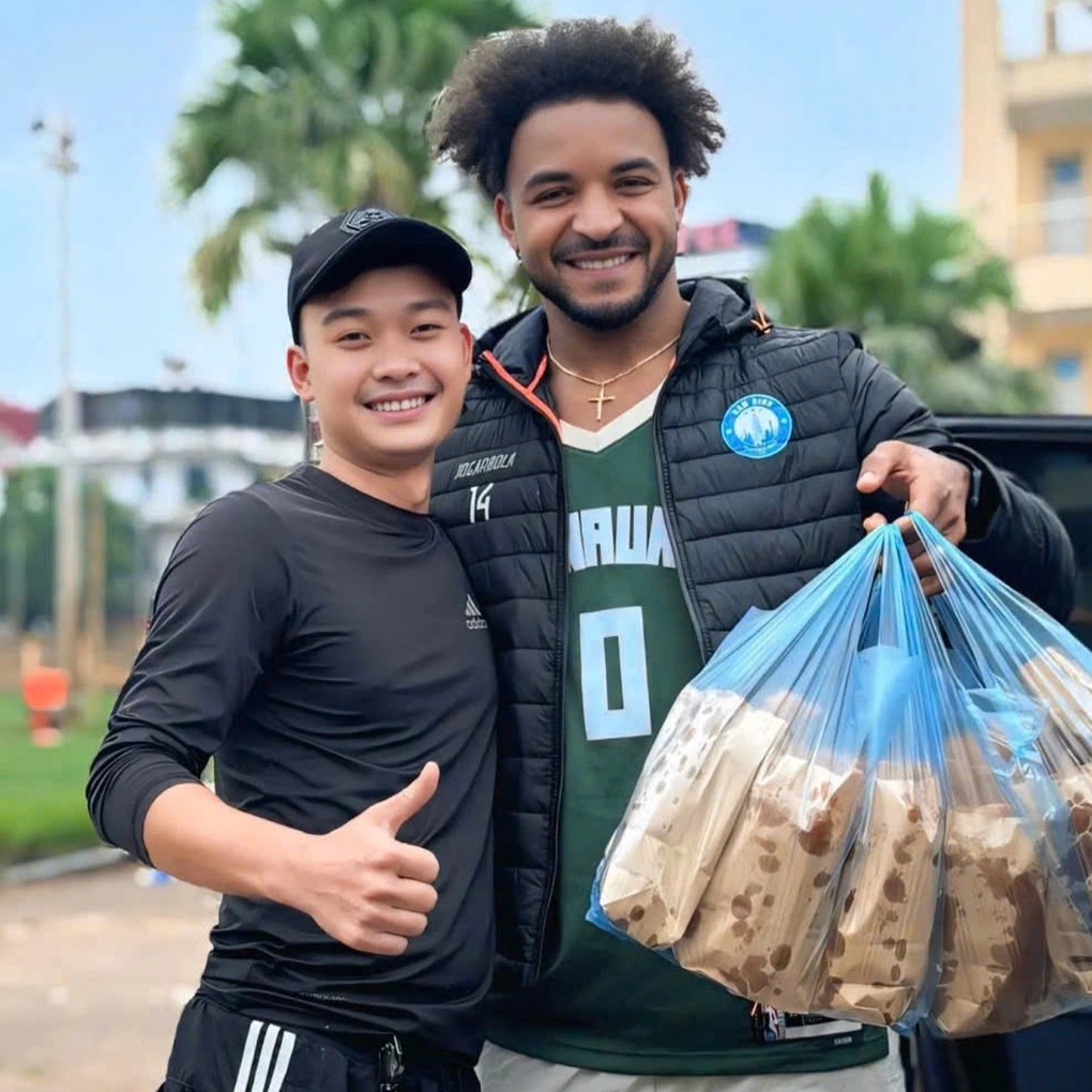 Quán bánh chuối có cầu thủ Xuân Son làm khách ruột ngày càng ăn nên làm ra - 1