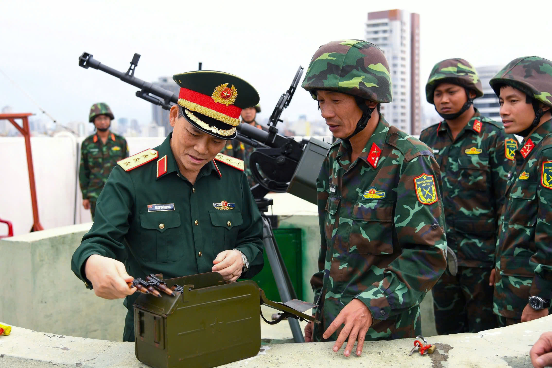 Quan khu 5 kich hoat tuong thep bao ve ngay