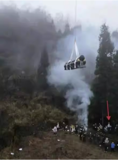 Quan tài hàng trăm cân bỗng 