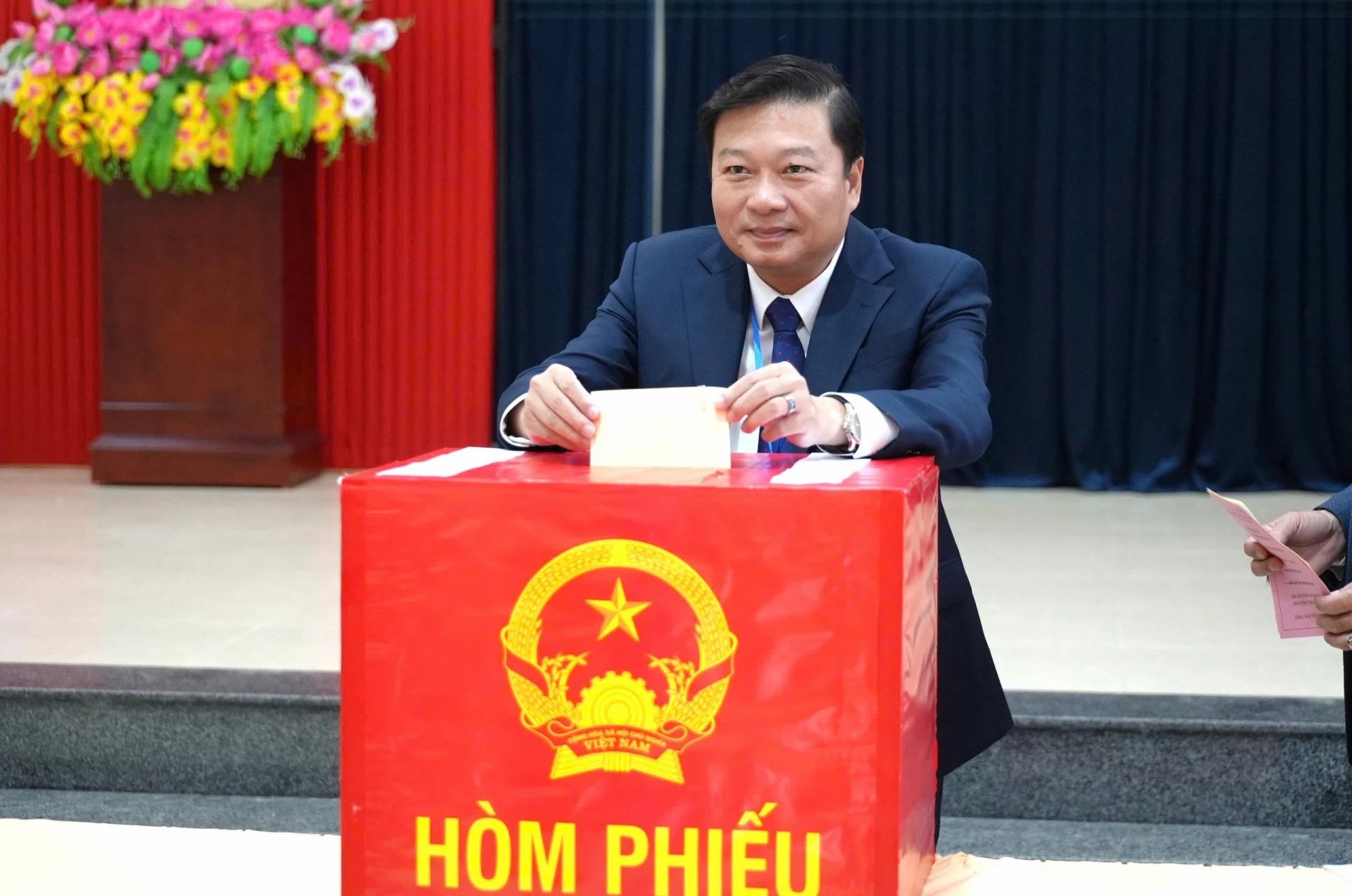 Quảng Trị công bố 62 đại biểu HĐND nhiệm kỳ mới, có Tổng giám đốc Tập đoàn Sơn Hải - Ảnh 1.