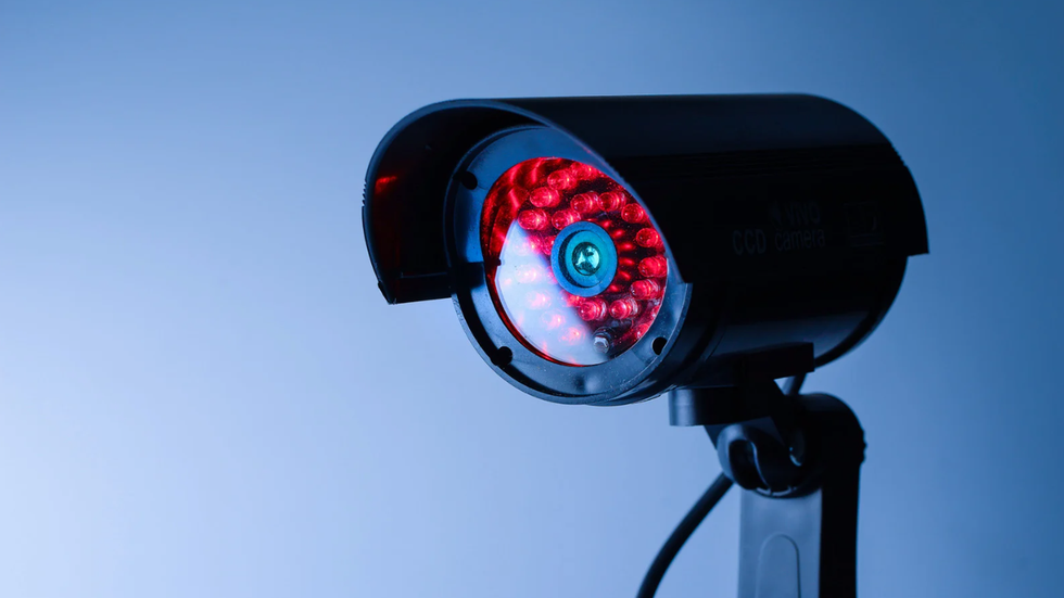 “Quyền lực” của camera - 1