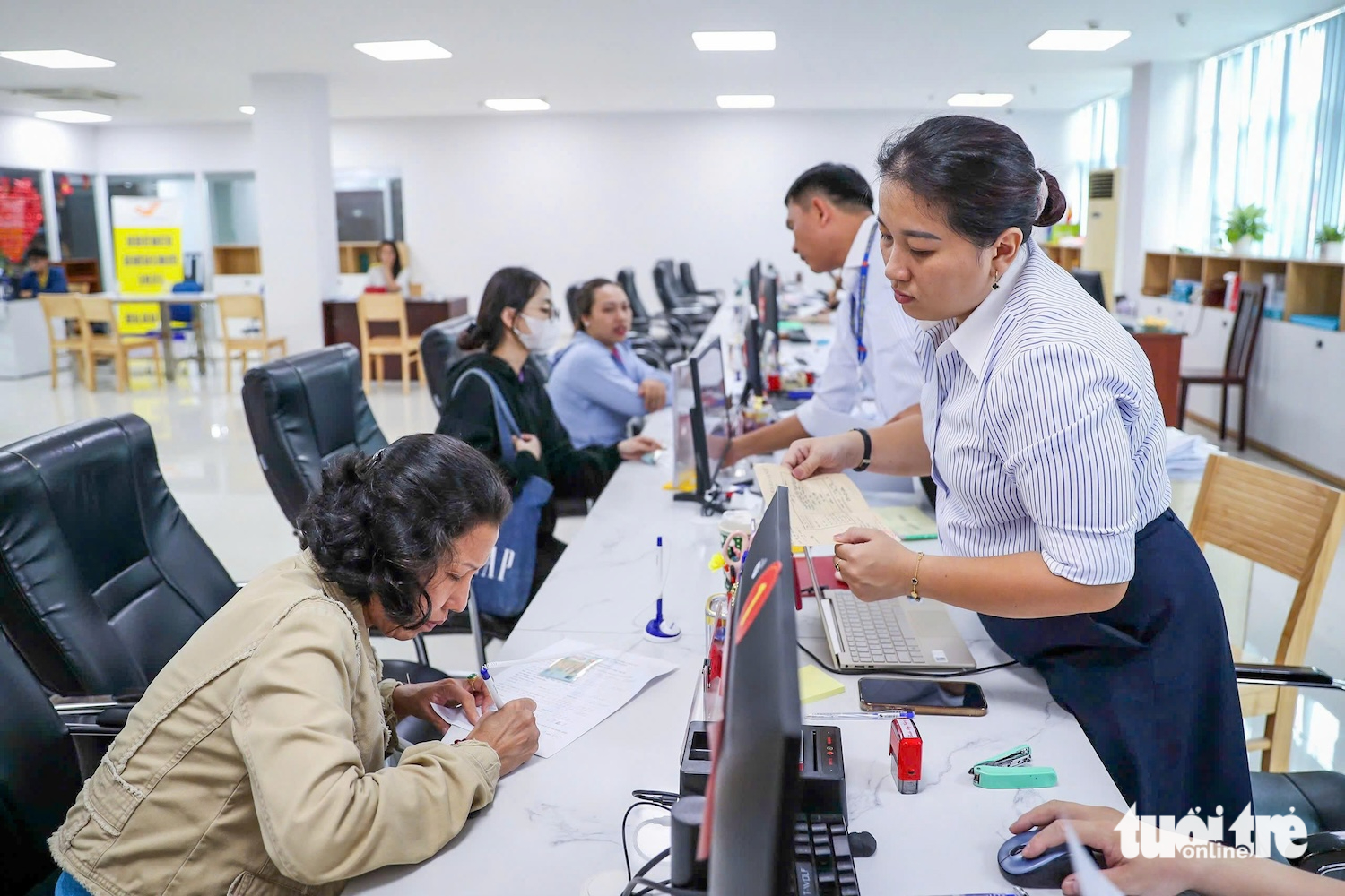 Quyết định mới của Ban Bí thư về bổ sung phụ cấp chức vụ lãnh đạo với cấp xã - Ảnh 1.