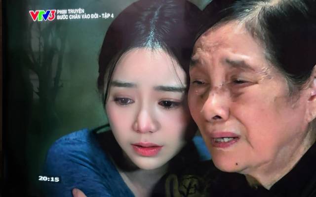 Quynh Kool khoc the la du roi day