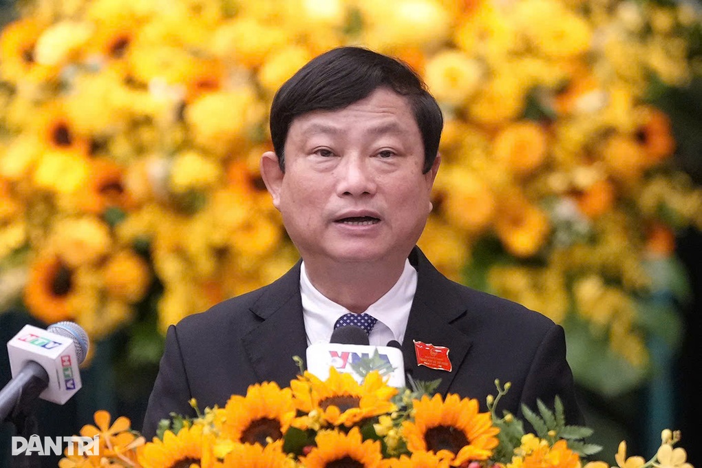 Ra mắt ban lãnh đạo TPHCM nhiệm kỳ mới - 1