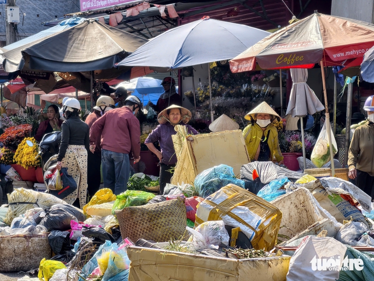 Rác ùn ứ - Ảnh 1.