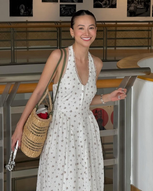 Rạng rỡ hơn cùng các thiết kế ren trong trang phục 1 Rạng rỡ hơn cùng các thiết kế ren trong trang phục - Ảnh 1.