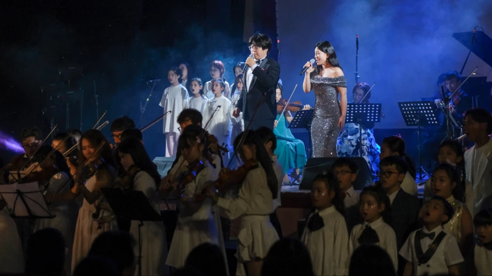 Đêm giao lưu văn hóa giữa Đà Lạt và TP Daegu (Hàn Quốc). Ảnh: VÕ TÙNG Pho Ben Doi_31.jpeg