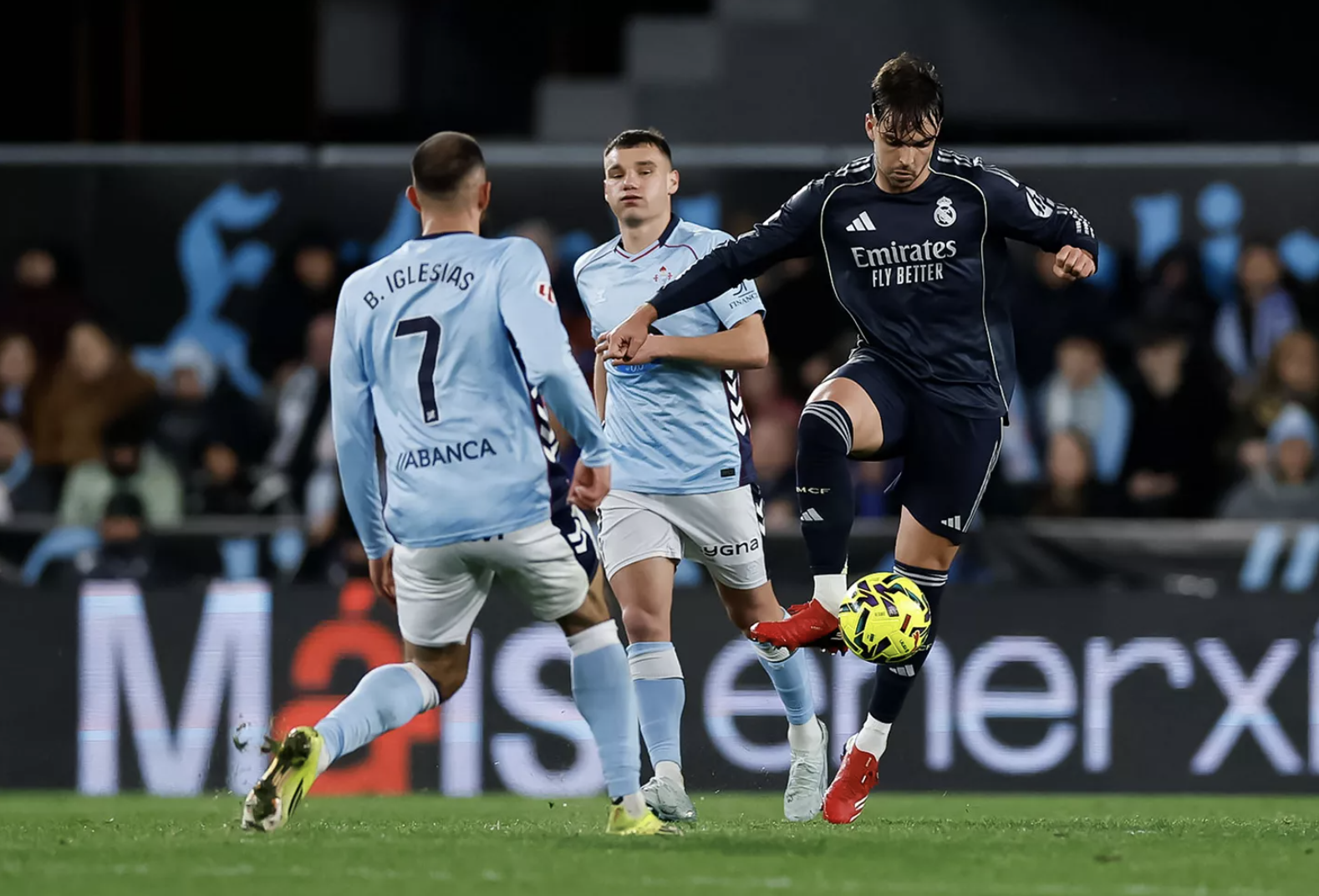 Real Madrid thắng nhọc nhằn Celta Vigo phút bù giờ - Ảnh 1.