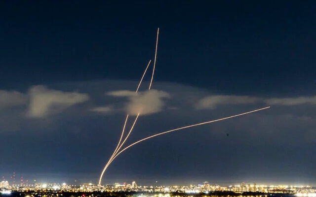 Israel chi 827 triệu USD cho quốc phòng giữa lúc chiến sự với Iran leo thang - Ảnh 1.