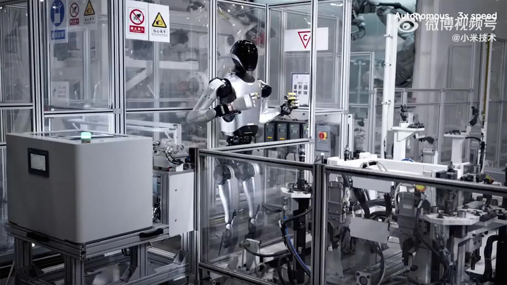 Lần đầu tiên trong lịch sử: Robot hình người Xiaomi tự lắp ráp ô tô điện trong nhà máy, tỷ lệ thành công 90,2%- Ảnh 1.