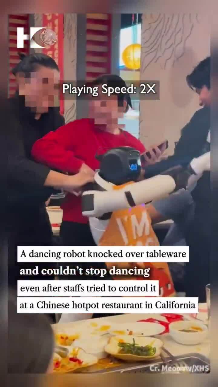 Robot hình người bị lôi khỏi nhà hàng sau màn nhảy múa thất bại