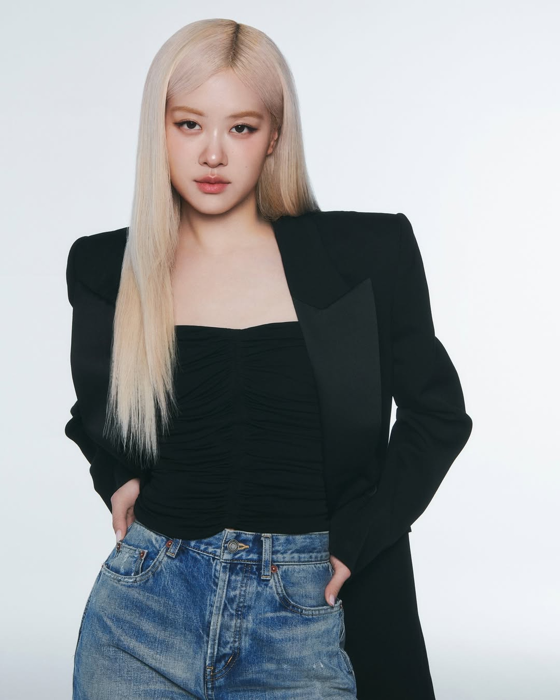 Rosé (Blackpink) duy trì mái tóc tẩy đốt tiền suốt 7 năm - 1