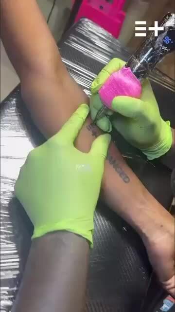 Taylor Anderson logo thông báo gia nhập giải cho phép dùng doping