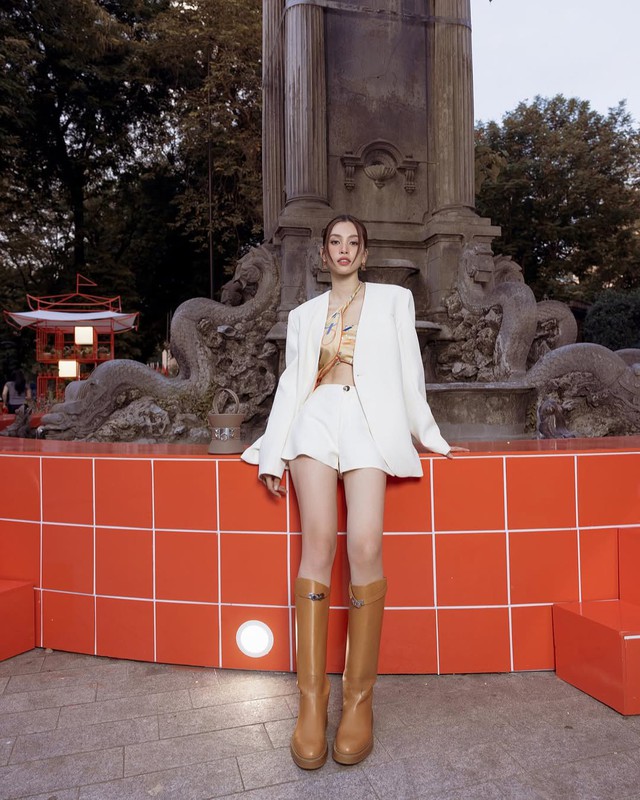 Sải bước cùng bốt cổ cao chuẩn phong cách đường phố- Ảnh 1.