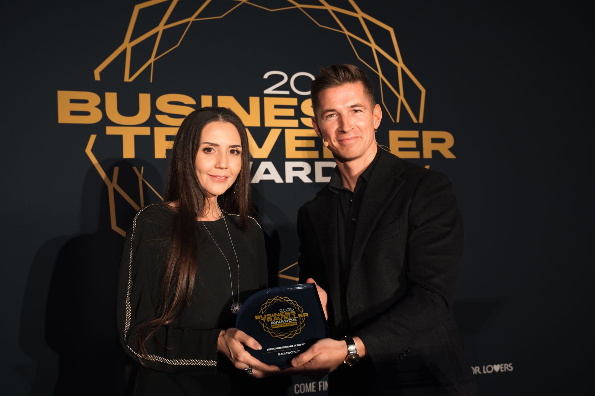 Samsonite được vinh danh “Thương hiệu vali tốt nhất thế giới” tại Business Traveller Awards 2025- Ảnh 1.