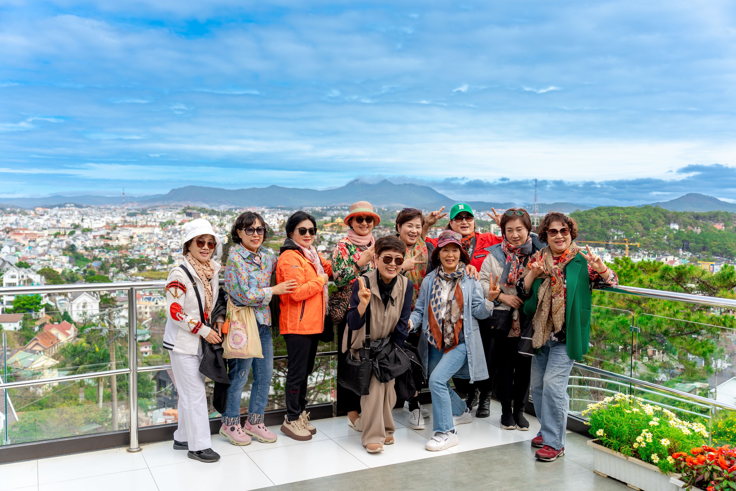 Liên Khương - Ảnh 1.